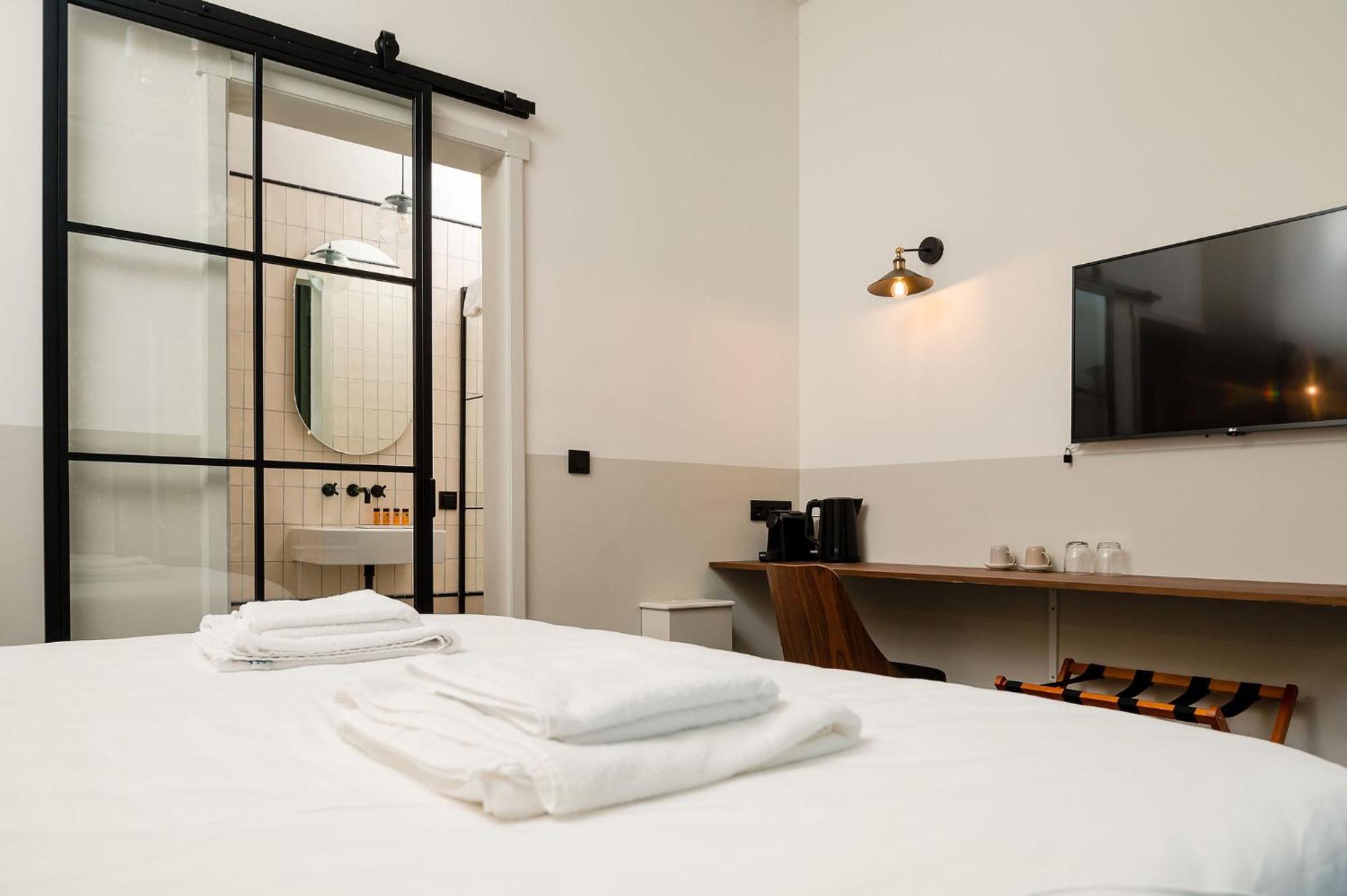 Mr.Lewis Rotterdam Hotel Bagian luar foto